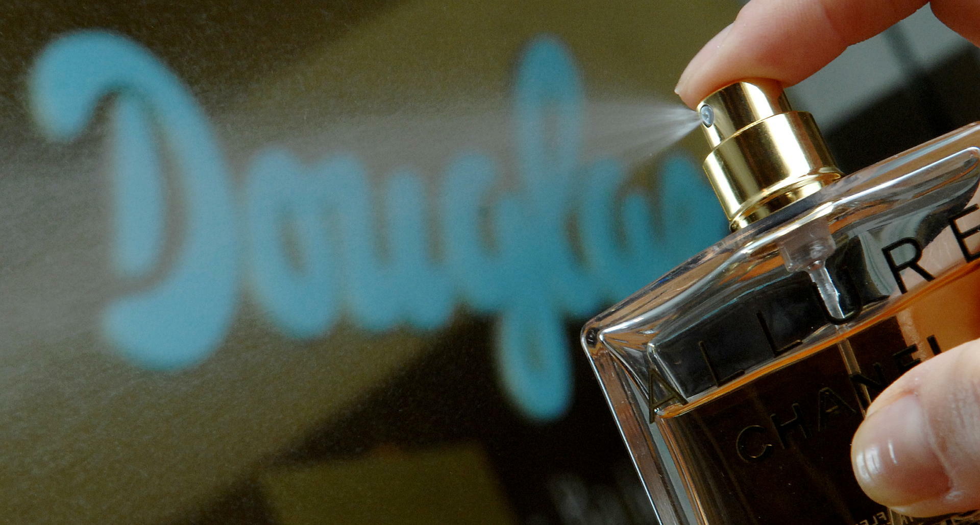 German perfume retailer plans 2021 debt restructuring Private Equity