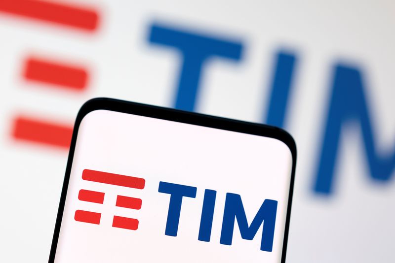 KKR set to present nonbinding offer for Telecom Italia’s network