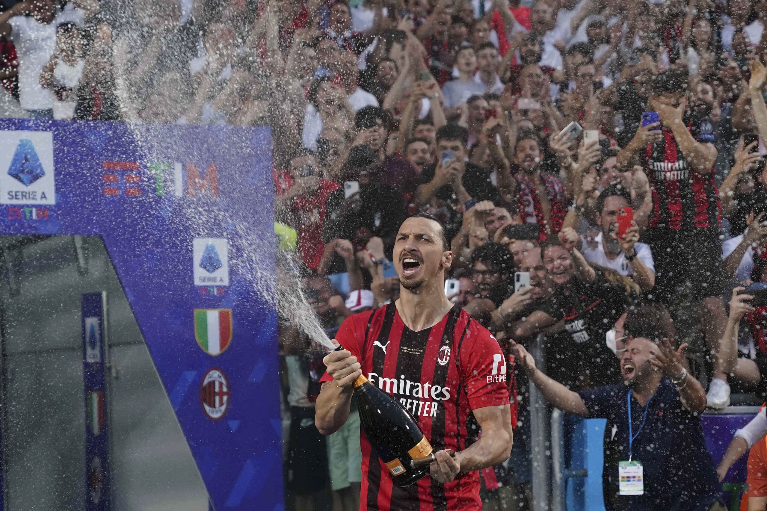 Zlatan returns to AC Milan as senior adviser